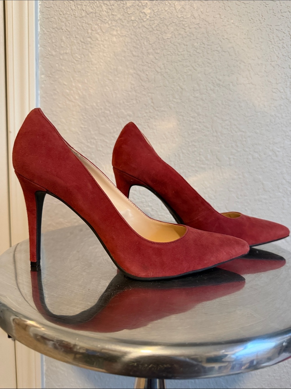 Women’s Burgundy Pointed-Toe Suede Pumps
